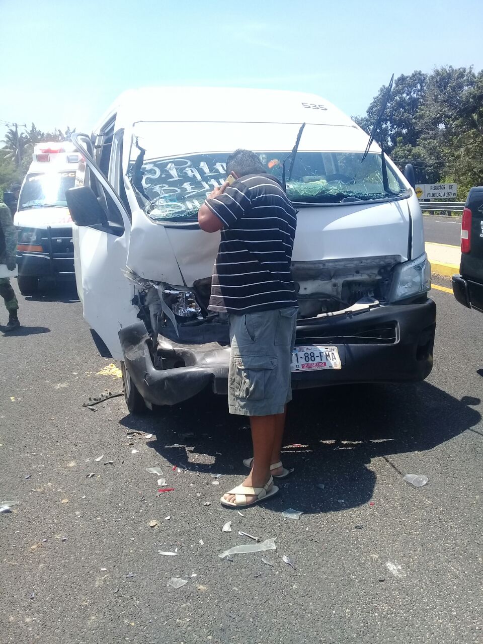 CINCO LESIONADOS DEJA CHOQUE EN CARRETERA FEDERAL ACAPULCO-PINOTEPA