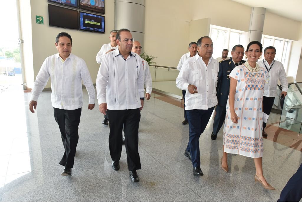 LIMPIAR CAUCES Y RÍOS DICE ASTUDILLO A AUTORIDADES LOCALES LIMPIAR CAUCES Y RÍOS DICE ASTUDILLO A AUTORIDADES LOCALES