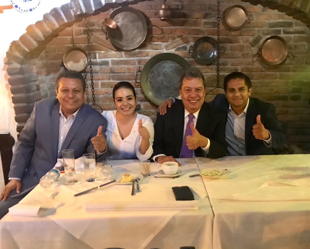 JACKO BADILLO CON ÁNGEL AGUIRRE, POR EL BIEN DE ACAPULCO