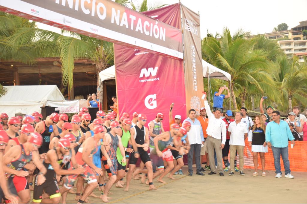 MÁS DE MIL ATLETAS PARTICIPARON EN EL TRIATLÓN IXTAPA-ZIHUATANEJO 2018