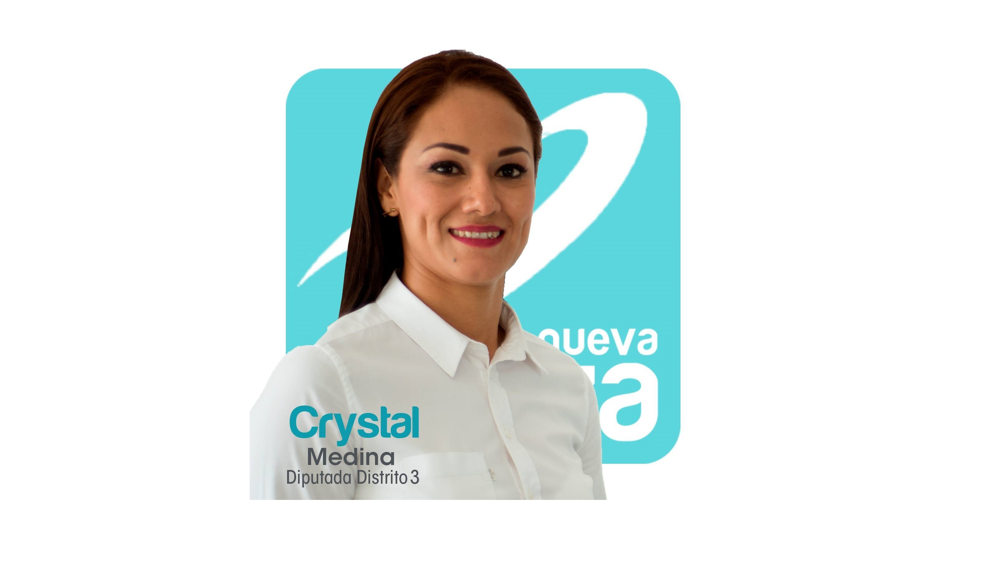 EL ACERCAMIENTO CON LA SOCIEDAD ES EL TRABAJO DE CRYSTAL MEDINA