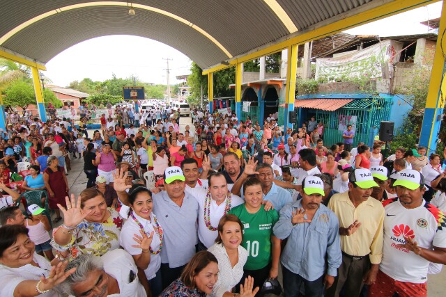 CRÉDITOS A LA PALABRA Y MÁS FERTILIZANTE PARA EL CAMPO DE ACAPULCO