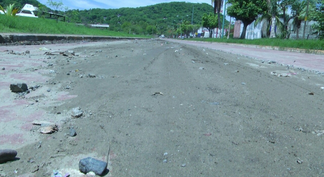 COLONOS DE LA NORIA PIDEN RETIRO DE ESCOMBROS QUE ARRASTRARON LAS LLUVIAS