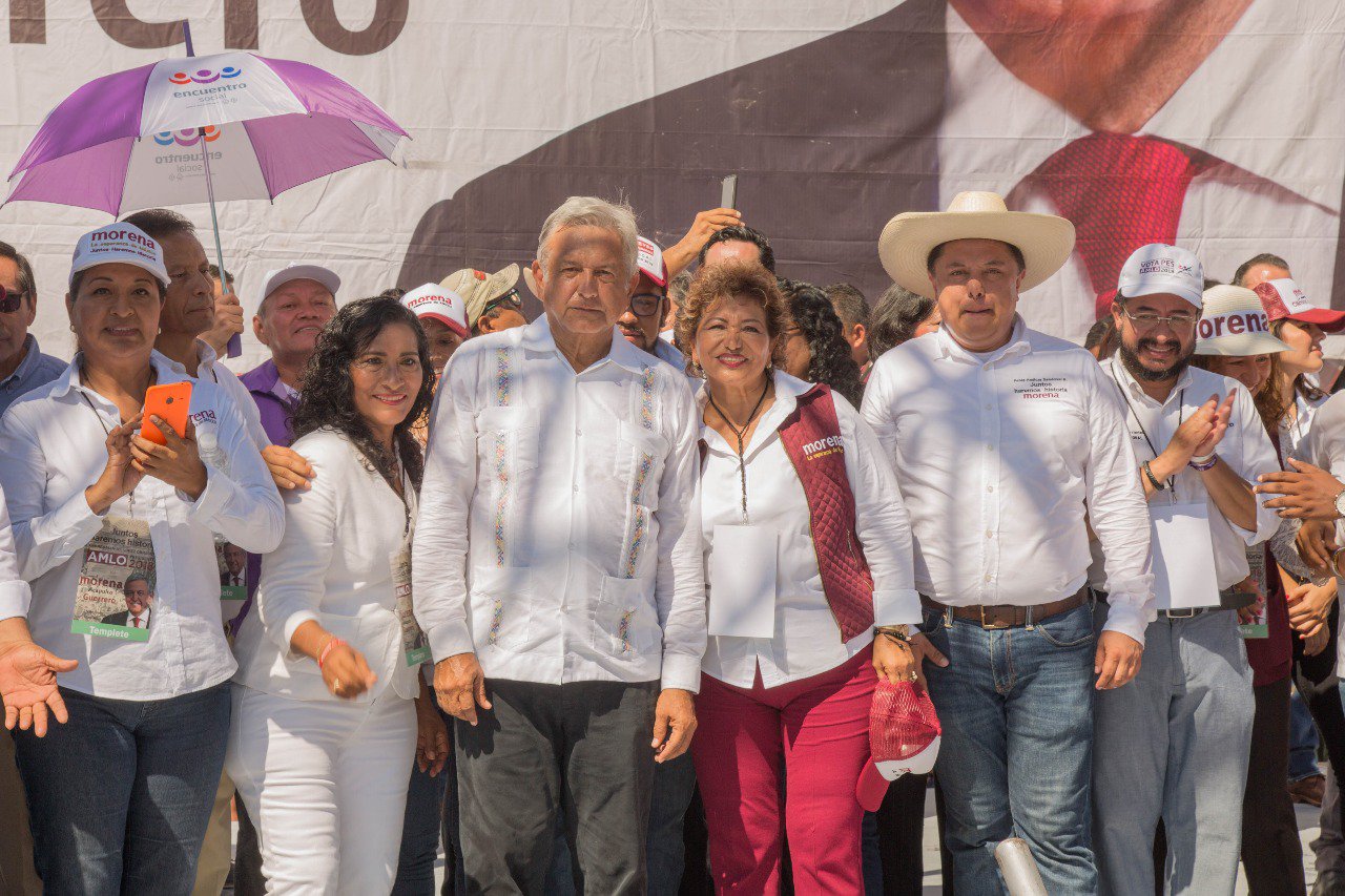 ARROPAN MILES DE ACAPULQUEÑOS A LÓPEZ OBRADOR Y A ADELA ROMÁN