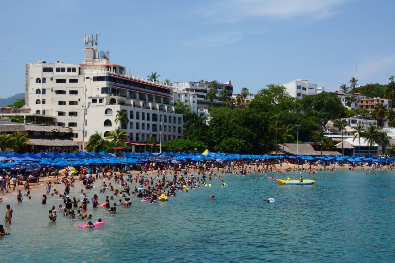 LLENAN TURISTAS PLAYAS Y CENTROS DE GUERRERO; TRIÁNGULO DEL SOL MÁS DEL 91% DE OCUPACIÓN