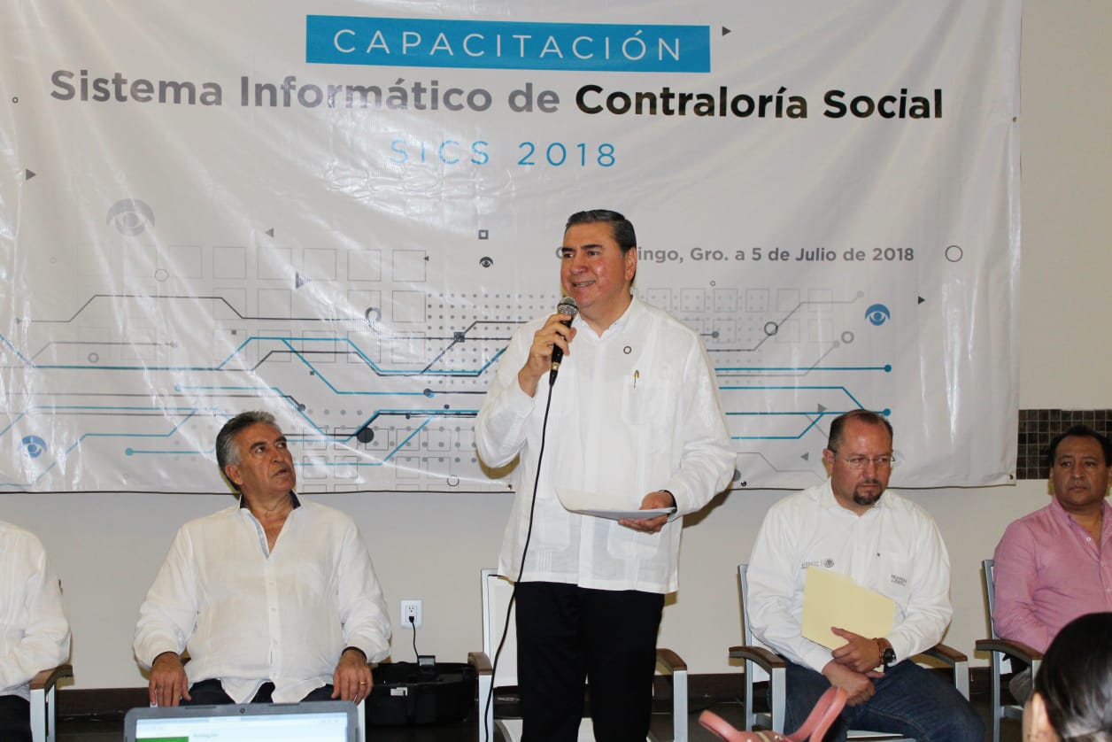 CAPACITA SECRETARÍA FUNCIÓN PÚBLICA A FUNCIONARIO DE GUERRERO EN MATERIA DE CONTRALORÍA SOCIAL
