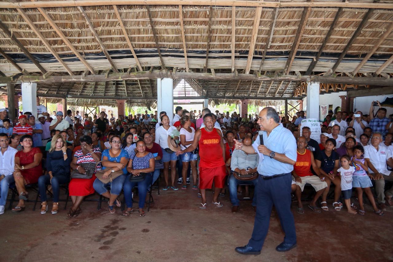 ANUNCIA EL GOBERNADOR AMPLIACIÓN DE LA VÍA BASE AÉREA-BARRA DE COYUCA Y TERMINAR EL LIBRAMIENTO LA VENTA A COSTA GRANDE