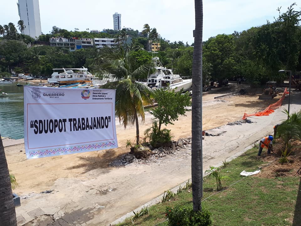 TURISTAS APLAUDEN REMODELACIÓN EN PLAYA MANZANILLO 