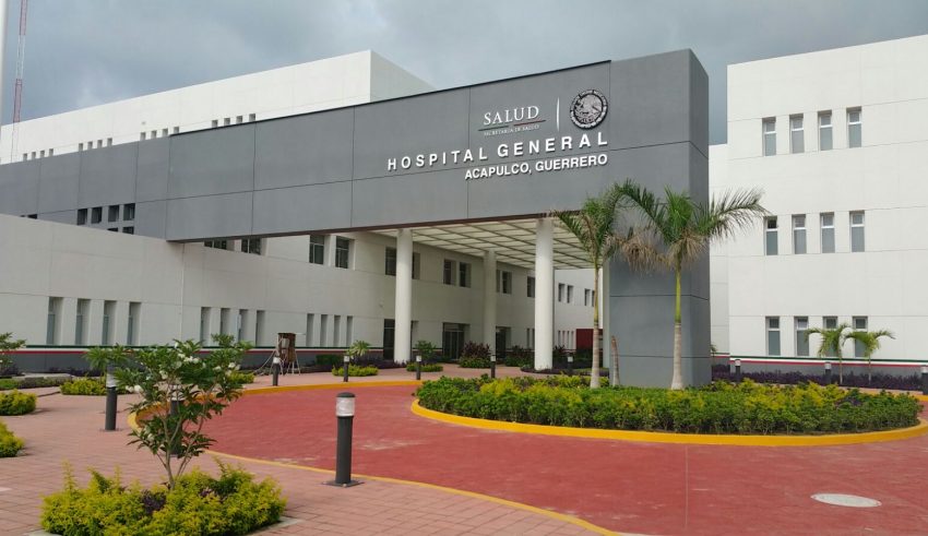 TRABAJADORES DE HOSPITAL GENERAL PARAN LABORES EN ACAPULCO