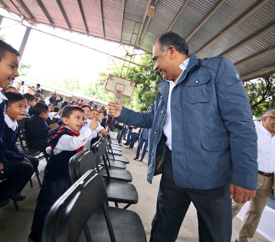 IMPULSA ASTUDILLO EDUCACIÓN  EN CHILPANCINGO