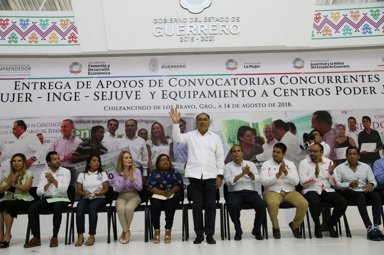 ENTREGA ASTUDILLO FLORES, 5 MDP EN APOYOS DE CONVOCATORIAS CONCURRENTES DE SEMUJER, INGE Y SEJUVE, ASÍ COMO EQUIPAMIENTO A CENTROS PODER JOVEN