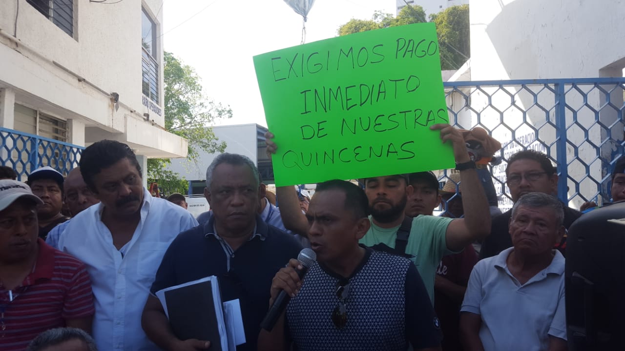 TRABAJADORES DE COAGUA  PARAN Y MARCHAN  POR FALTA DE PAGO