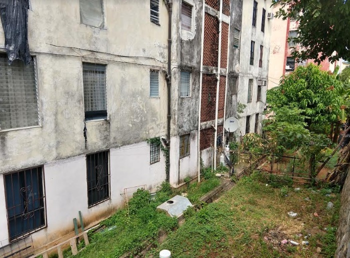 OBSOLETO SISTEMA DE DRENAJE EN EDIFICIOS DEL INFONAVIT EL HUJAL OBSOLETO SISTEMA DE DRENAJE EN EDIFICIOS DEL INFONAVIT EL HUJAL