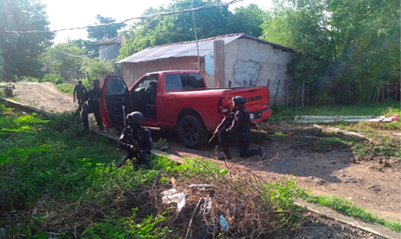 POLICÍAS ESTATALES ABATEN A UN AGRESOR EN ZIRÁNDARO 