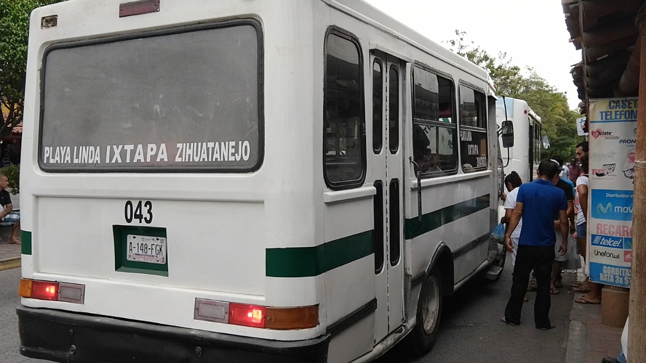 TRANSPORTISTAS PROPONEN SUSTITUIR MICROBUSES POR URVANS 