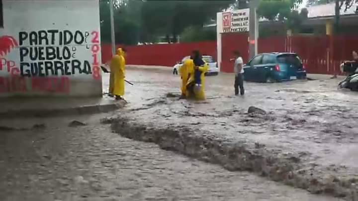 TORMENTA EN CHILPANCINGO DEJA ENCHARCAMIENTOS Y BASURA