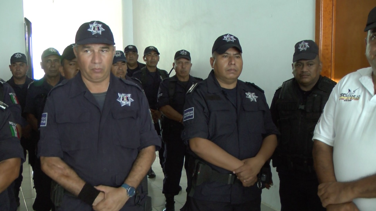 POLICÍA DE ZIHUATANEJO LISTA PARA ENTRAR AL MANDO ÚNICO QUE PROPONE AMLO 