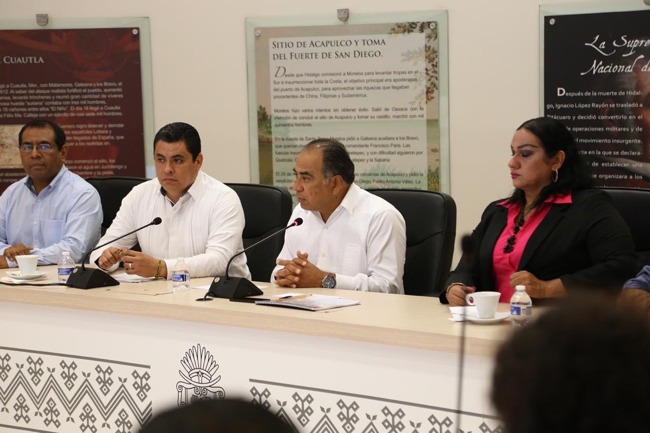 ASTUDILLO REFRENDA APOYO A ALCALDE ELECTO DE CHILPANCINGO ASTUDILLO REFRENDA APOYO A ALCALDE ELECTO DE CHILPANCINGO