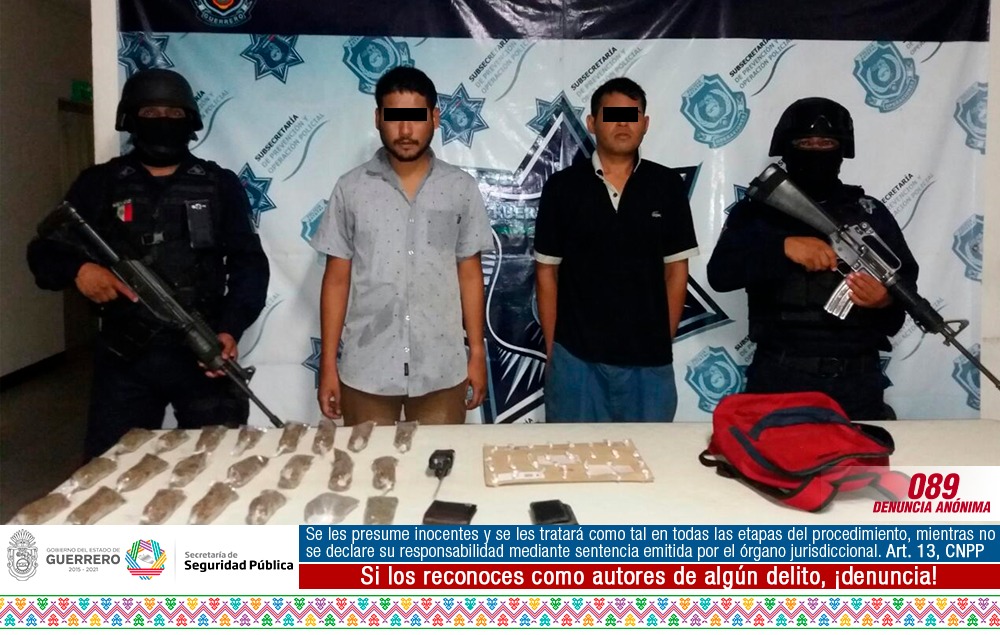 POLICÍAS ESTATALES DETIENEN A DOS JÓVENES EN ZIHUATANEJO