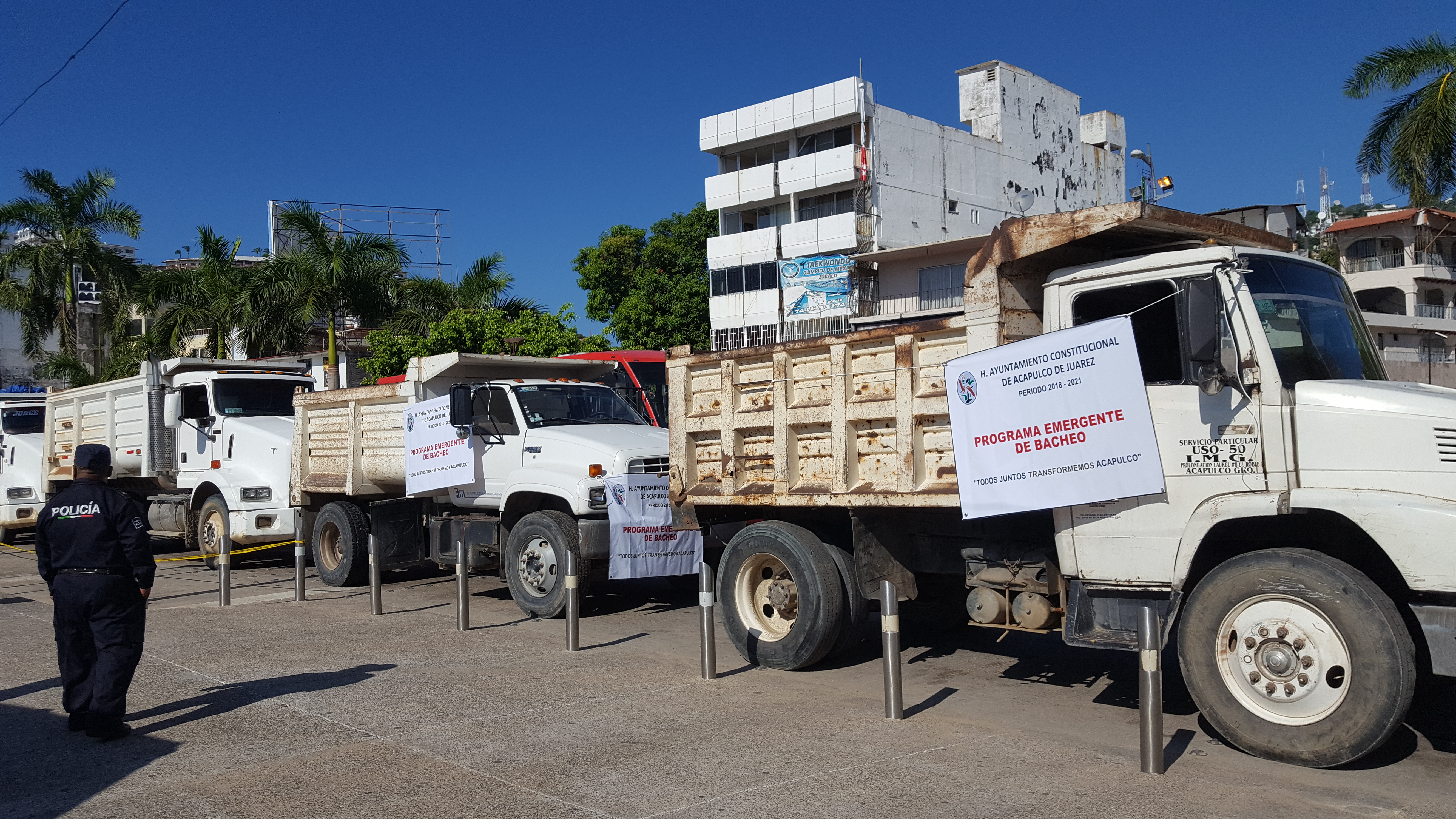 INICIA PRIMER ETAPA DE BACHEO Y LIMPIEZA EMERGENTE EN ACAPULCO 