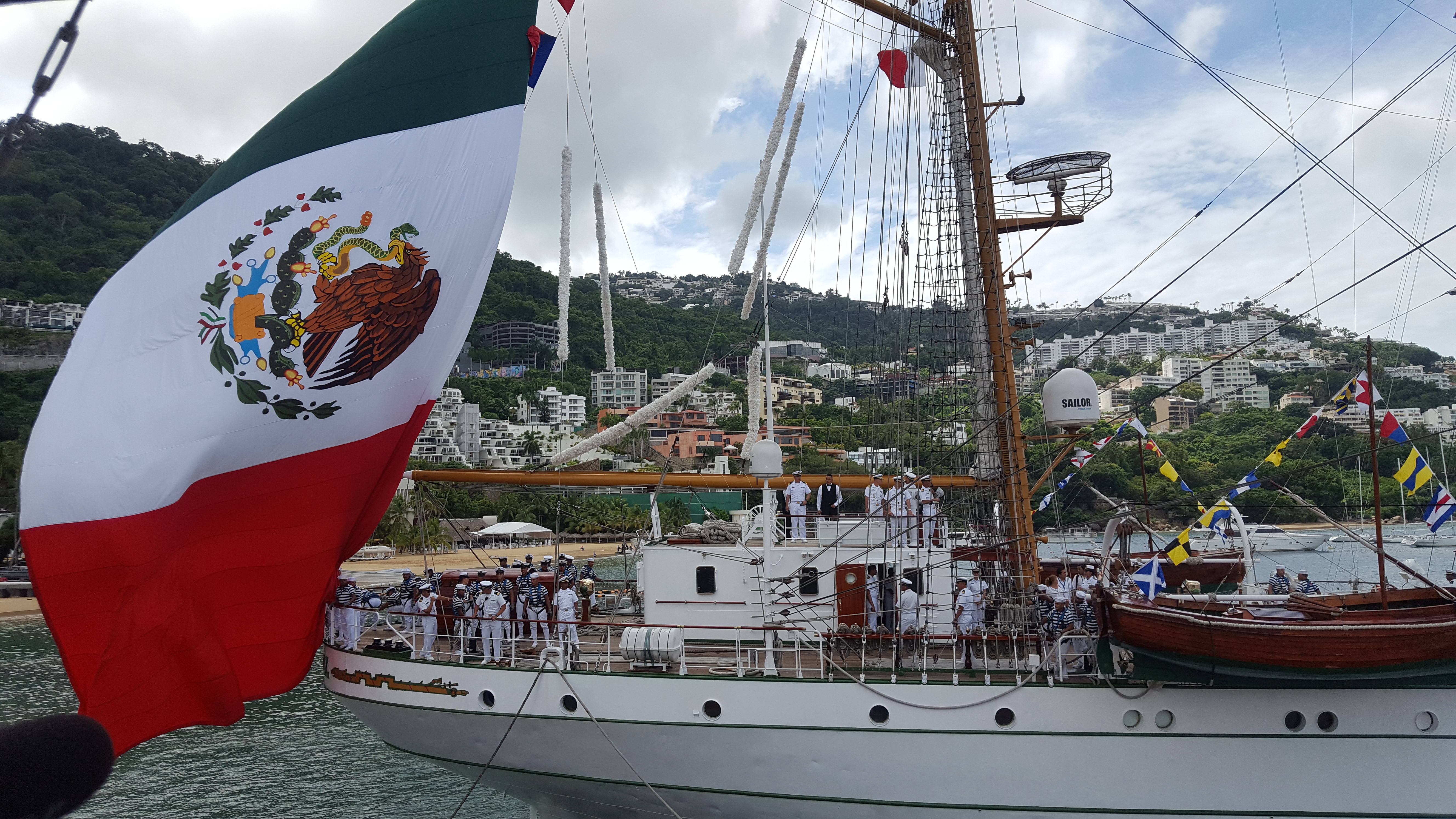 BUQUE ESCUELA CUAUHTÉMOC LLEGA  A ACAPULCO