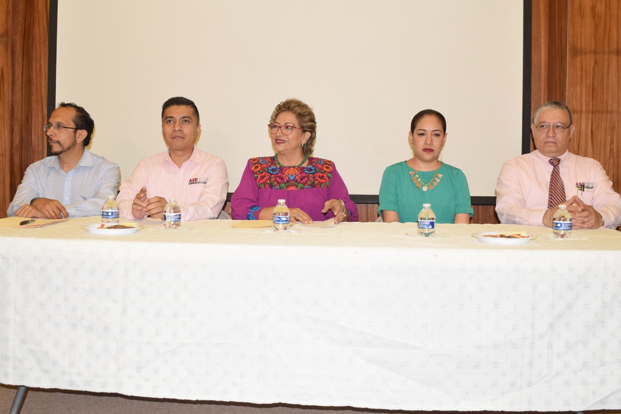 INAUGURA ADELA ROMÁN EL CURSO “SEGUIMIENTO DEL PROCESO DE ENTREGA-RECEPCIÓN DE LA ADMINISTRACIÓN PÚBLICA MUNICIPAL 2015-2018 A LA 2018- 2021