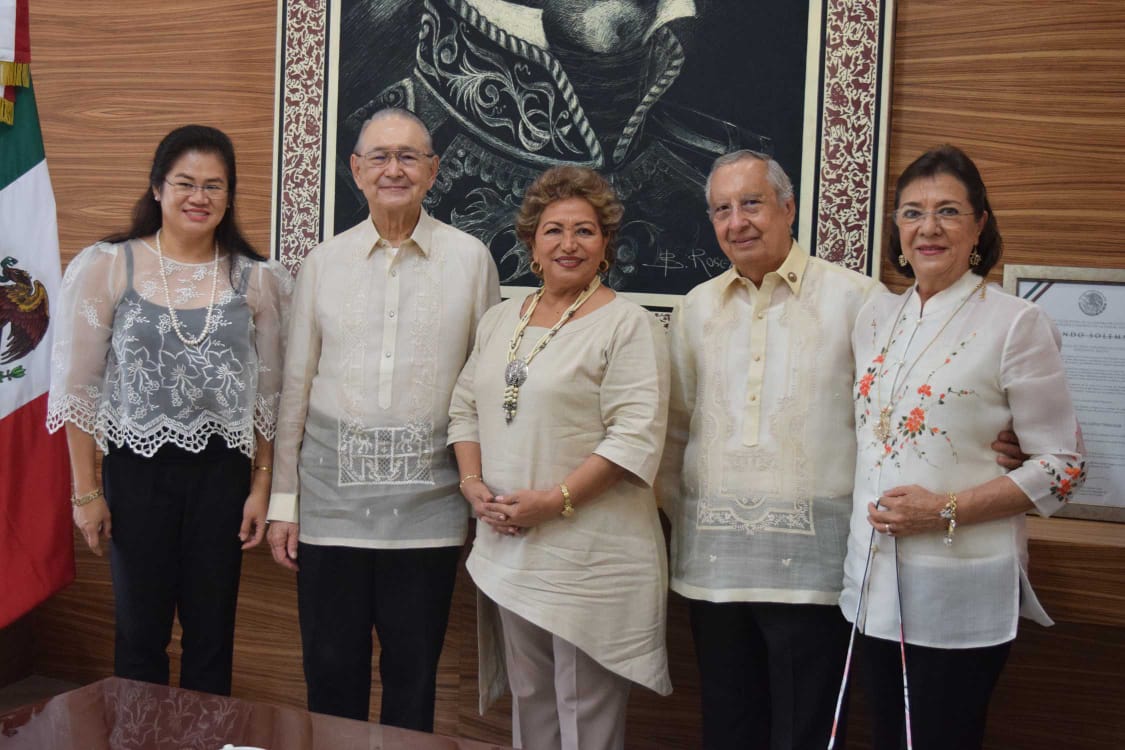 RECIBE ADELA ROMÁN VISITA PROTOCOLARIA DE LA EMBAJADA DE FILIPINAS