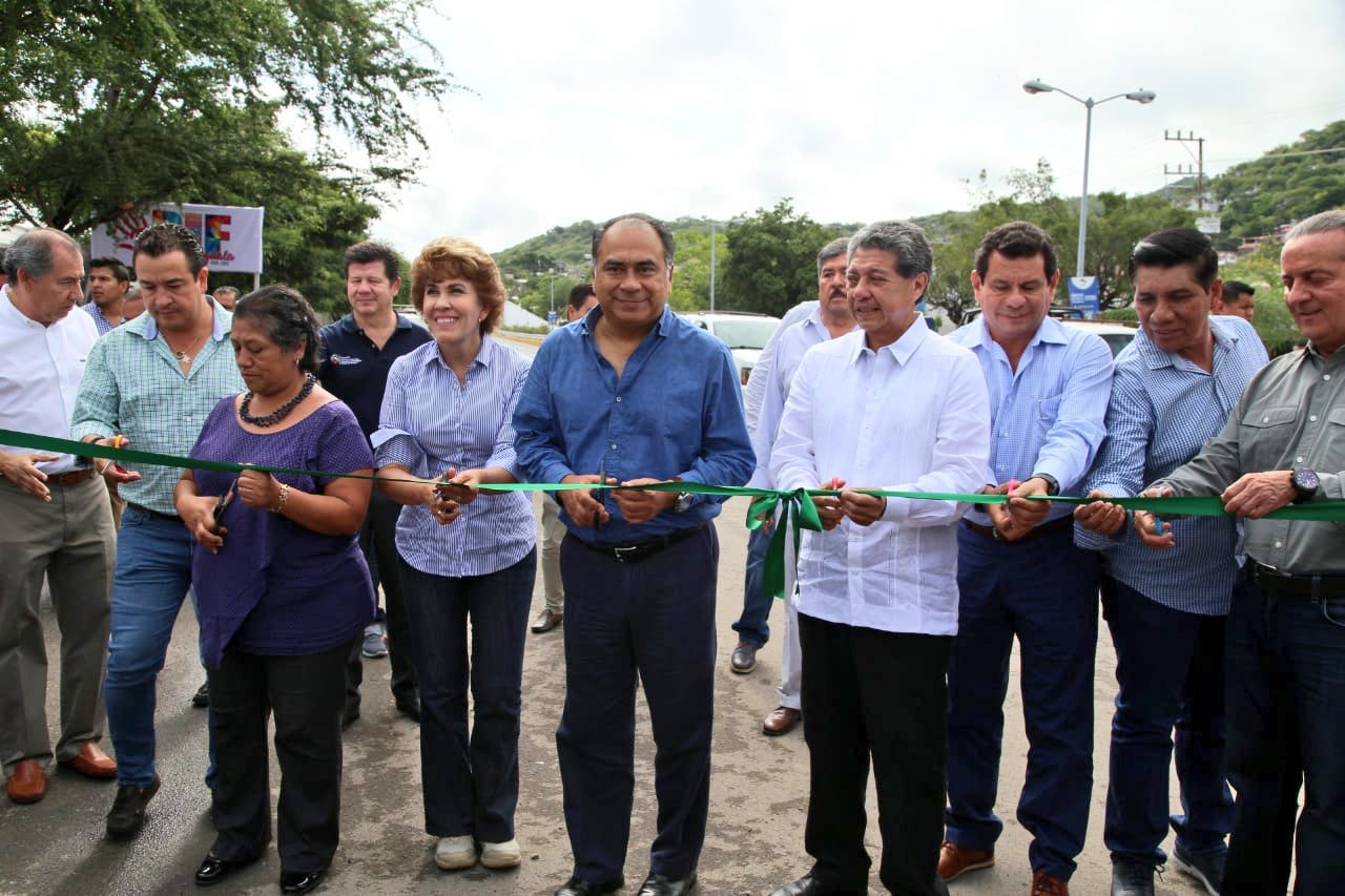 INAUGURA OBRAS EN IGUALA, DARÁN BENEFICIO A 110 MIL HABITANTES