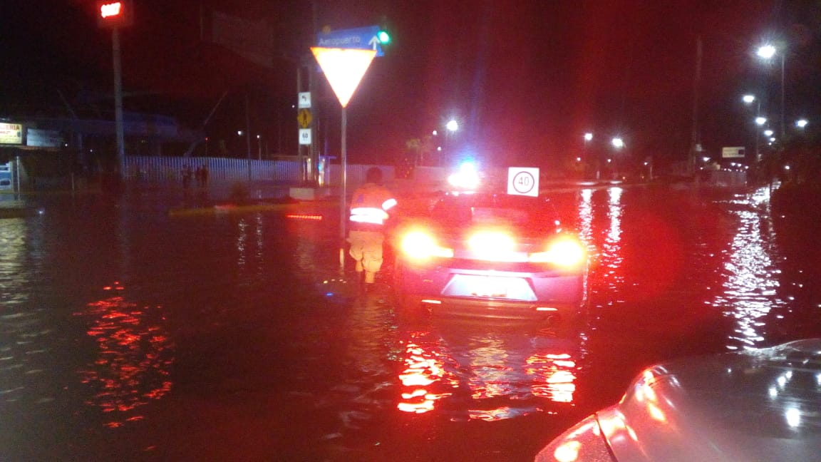 DERRUMBES EN CARRETERAS E INUNDACIONES, DEJAN LLUVIAS EN GUERRERO