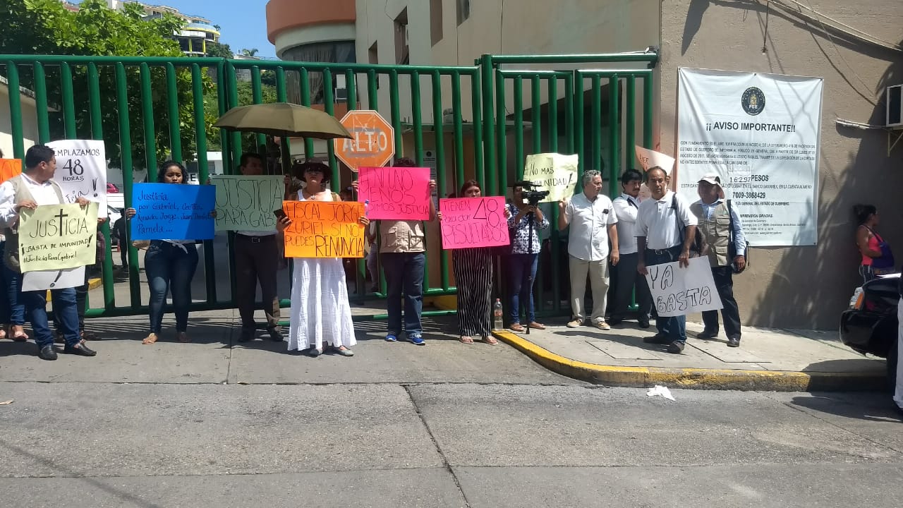 PERIODISTAS DAN 48 HORAS A LA FISCALÍA PARA INFORMAR SOBRE EL CRIMEN DE LOCUTOR DE RTG PERIODISTAS DAN 48 HORAS A LA FISCALÍA PARA INFORMAR SOBRE EL CRIMEN DE LOCUTOR DE RTG