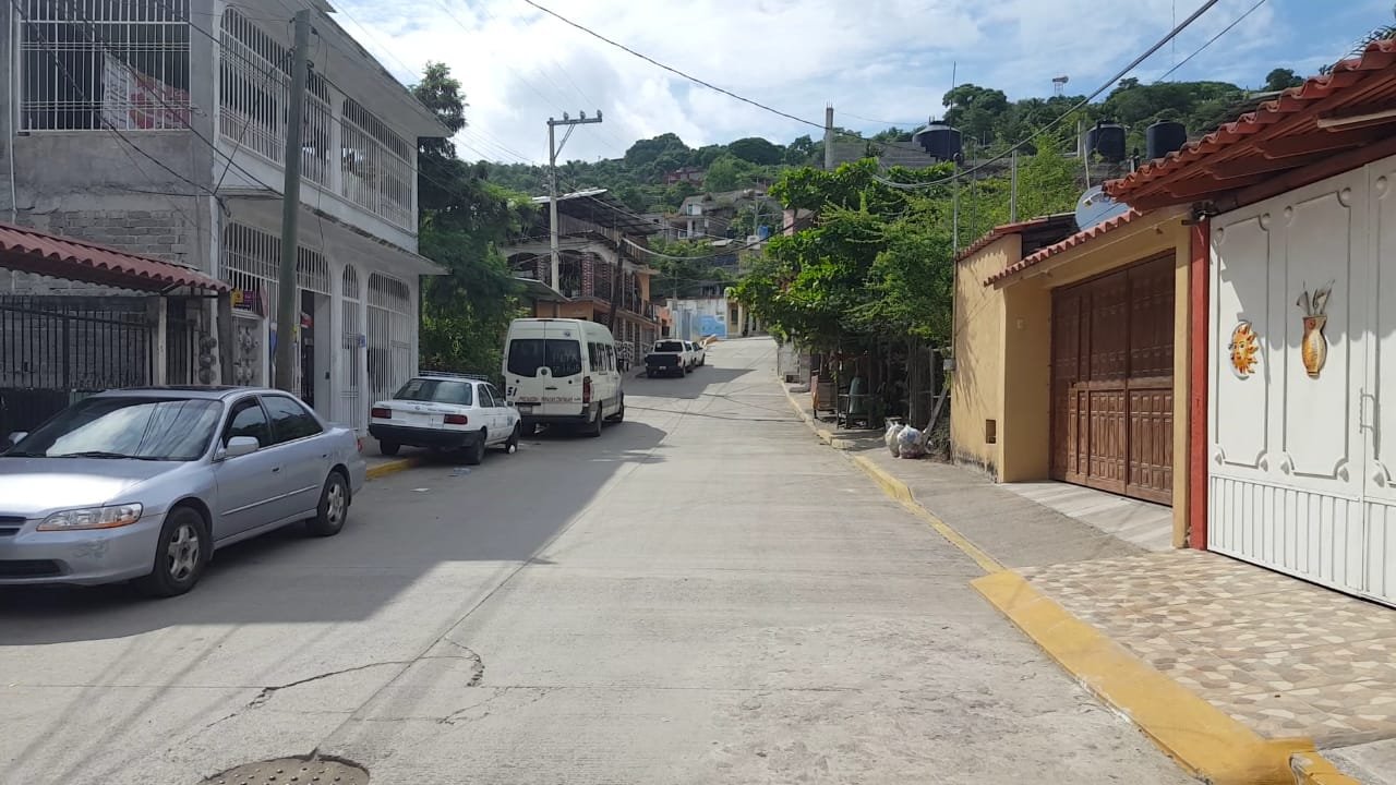 VECINOS DE COLONIA CUAUHTÉMOC SOLICITAN REDUCTORES DE VELOCIDAD 