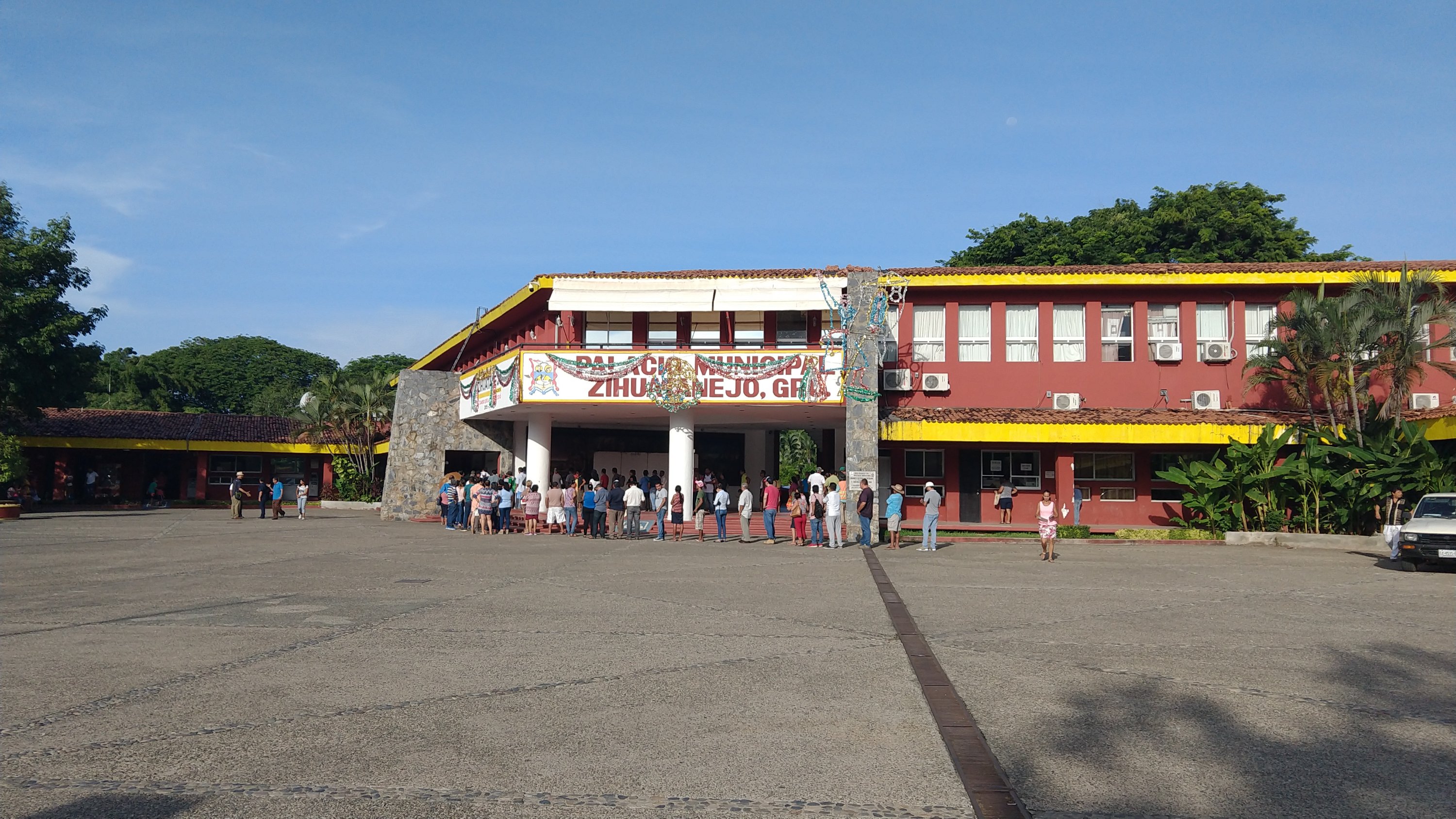 QUEDA TOTALMENTE CONFORMADO GABINETE DE ZIHUATANEJO