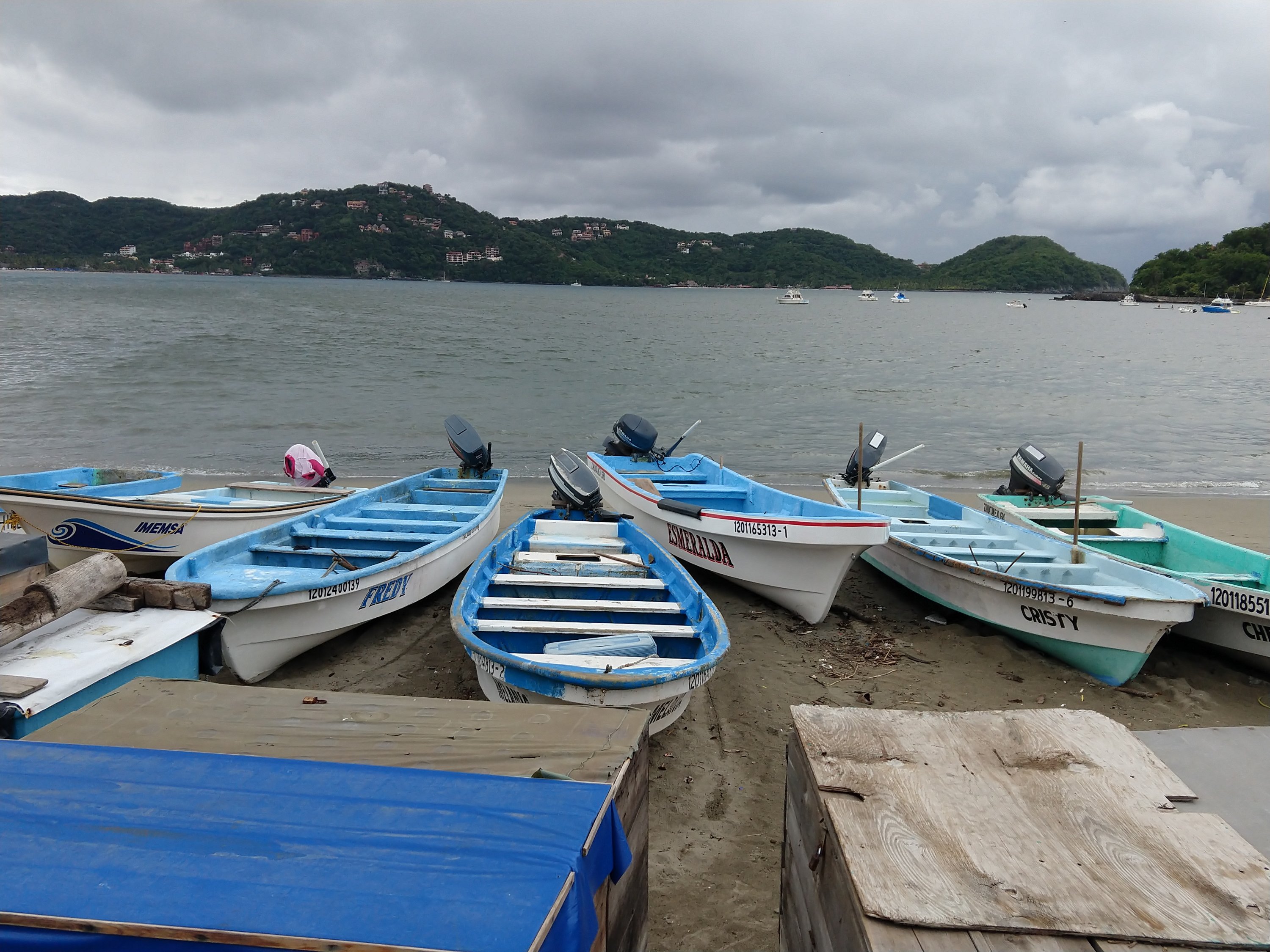 AL MENOS 800 PESCADORES Y LANCHEROS AFECTADOS POR LAS LLUVIAS