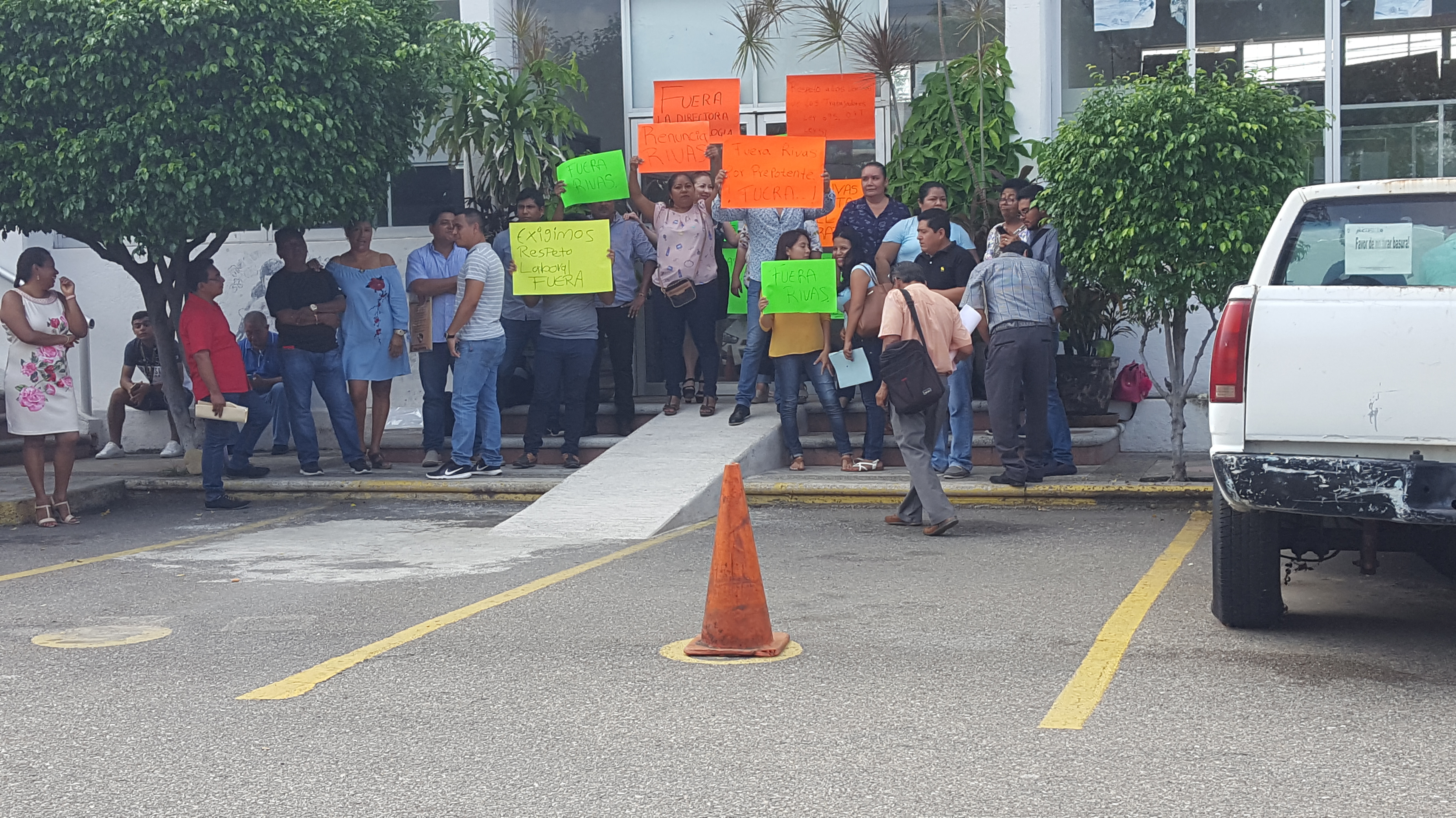 PARAN LABORES TRABAJADORES DE ECOLOGÍA EN ACAPULCO, IMPIDEN EL INGRESO DE LA TITULAR