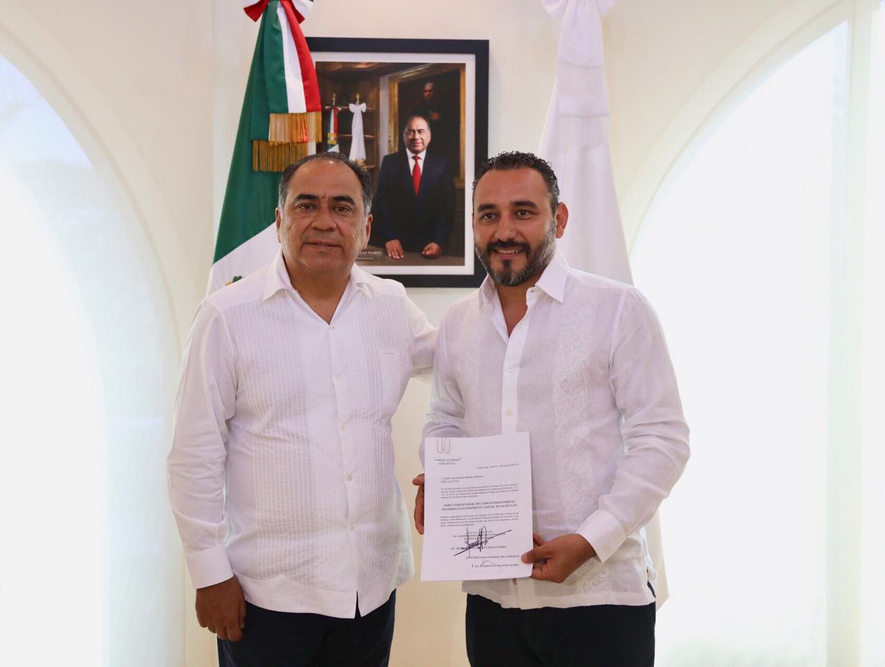 TOMA PROTESTA ASTUDILLO A DIRECTOR DE FIDEICOMISO ACAPULCO