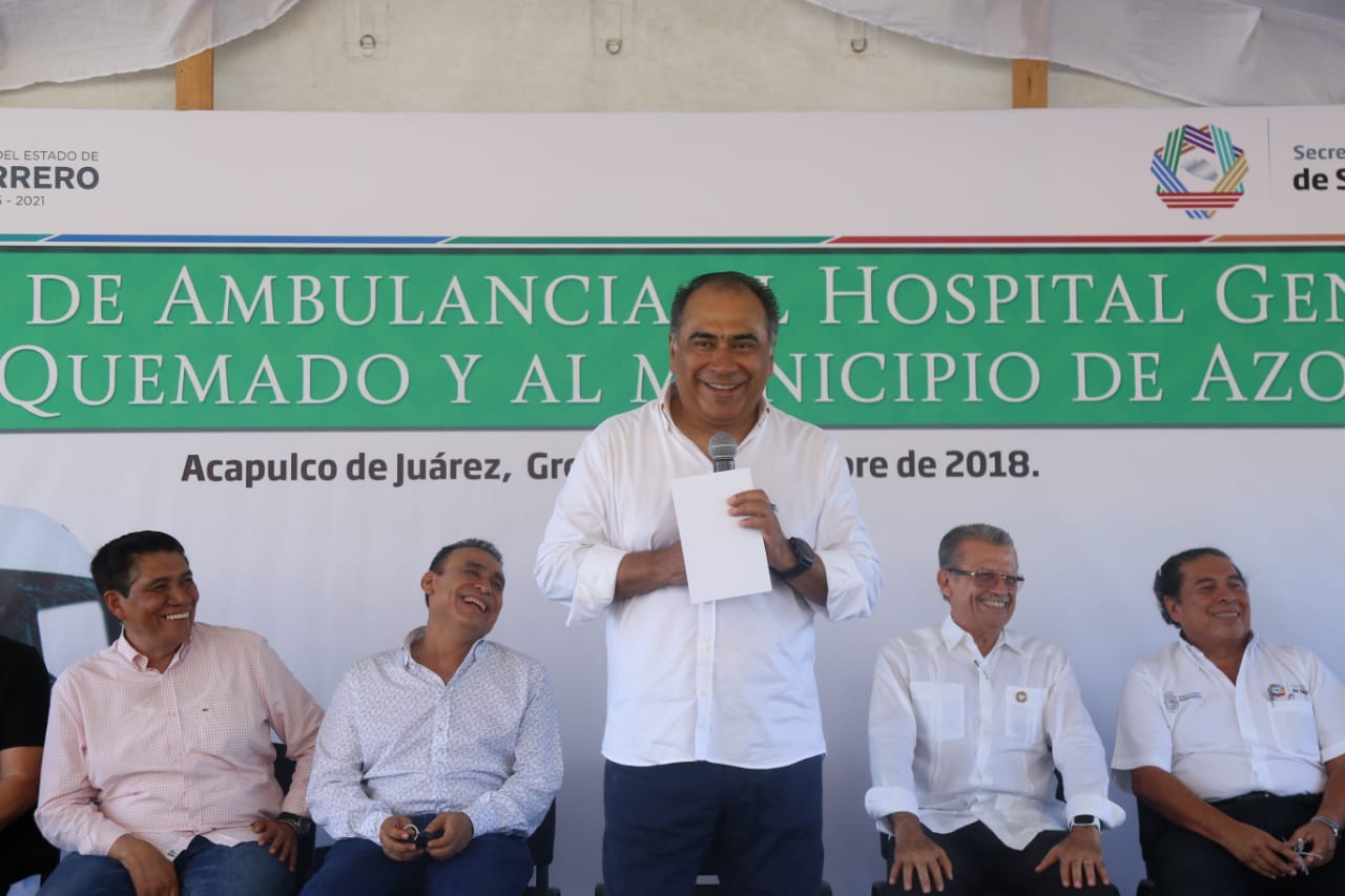 ENTREGA GOBERNADOR TRES AMBULANCIAS CON UNA INVERSIÓN DE 3.6 MILLONES DE PESOS