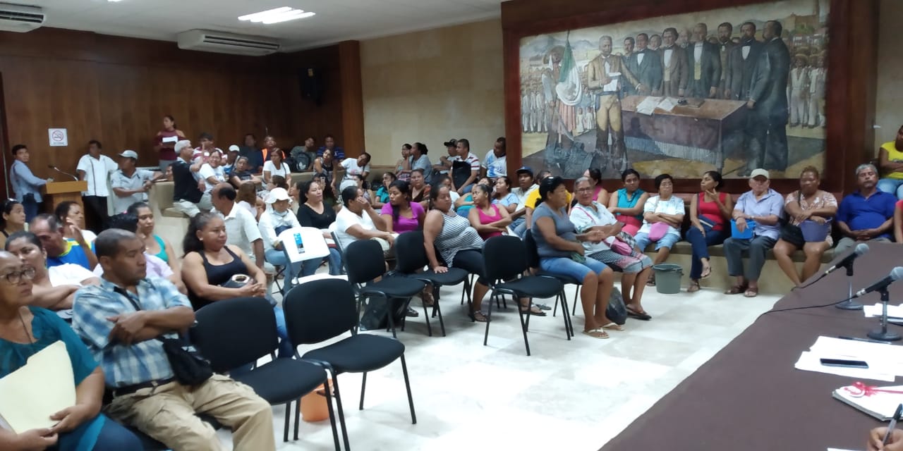 COLONOS SE MANIFIESTAN POR FALTA DE AGUA DESDE HACE 2 MESES