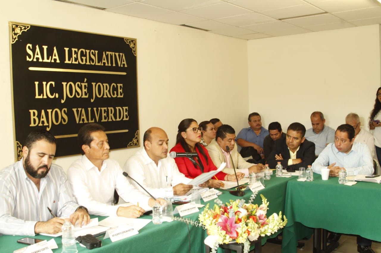 SECRETARIO DE OBRAS PÚBLICAS COMPARECE EN EL CONGRESO LOCAL