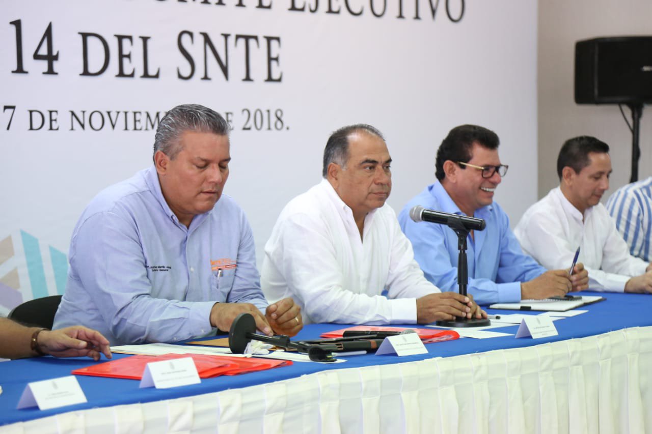 ASTUDILLO CONTINUARÁ TRABAJANDO POR EDUCACIÓN