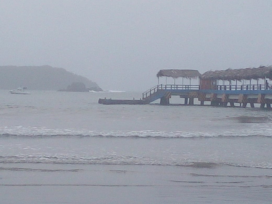 CIERRAN NAVEGACIÓN EN PLAYA LINDA POR MAL TIEMPO 