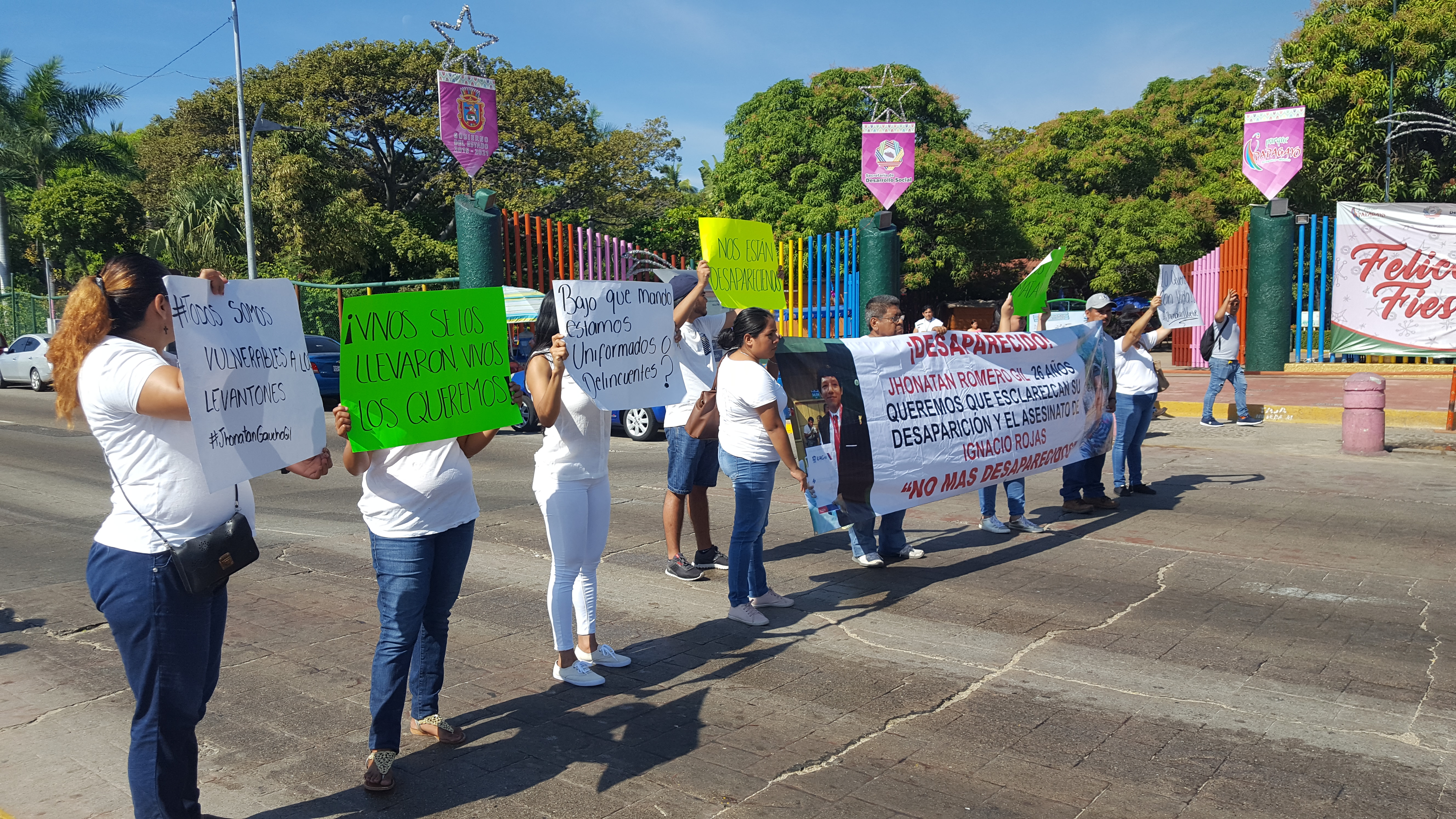 DESPUÉS DE 23 DÍAS SIGUEN BUSCANDO A HIJO DESAPARECIDO EN ACAPULCO 