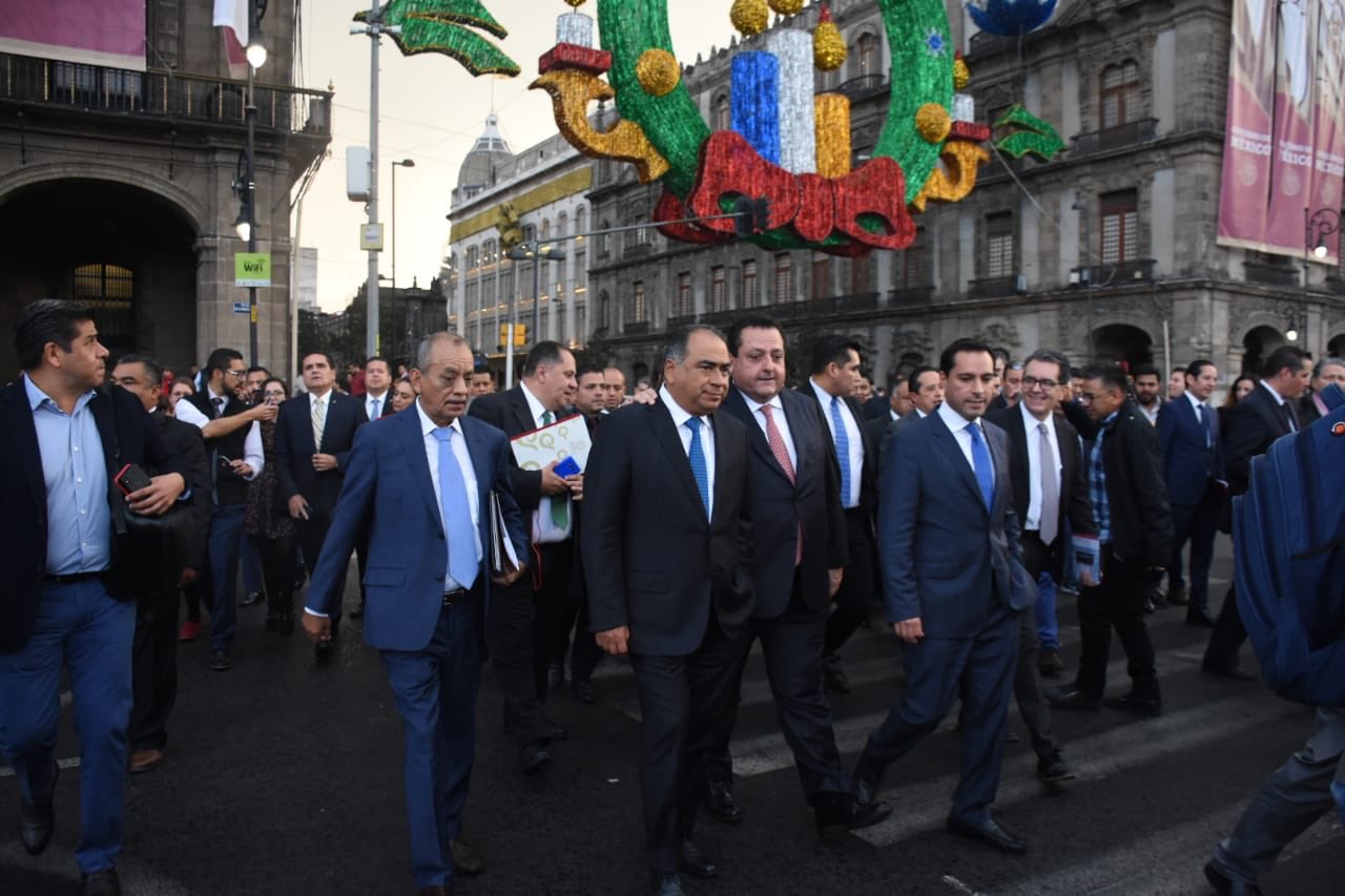 ASTUDILLO PRESENTE EN LA PRIMERA REUNIÓN DE LA CONAGO Y ANDRÉS MANUEL