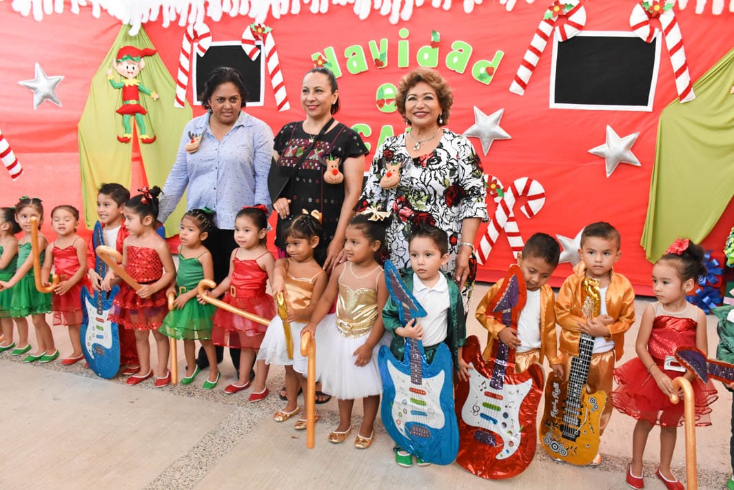 ASISTE ADELA ROMÁN A FESTIVAL NAVIDEÑO DE CADI TRÁNSITO