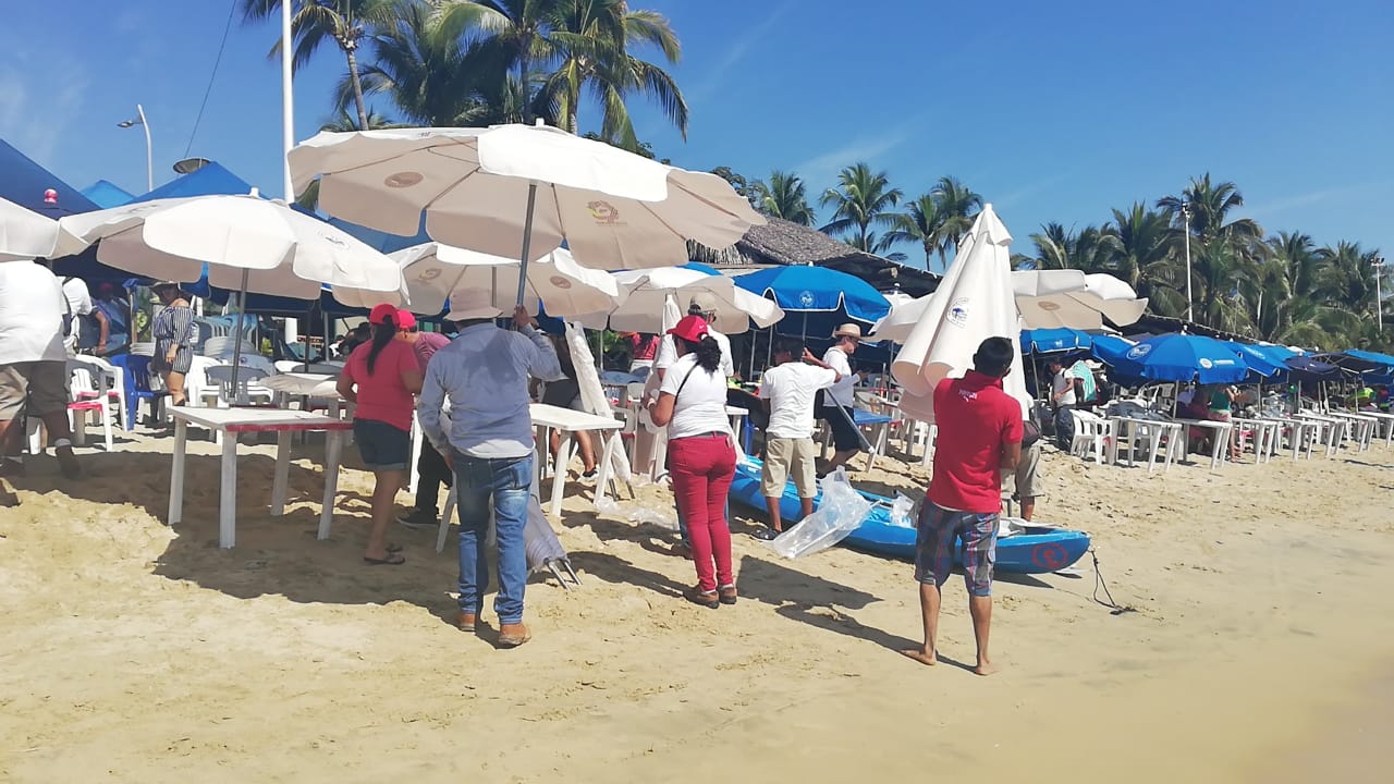 NINGUNA AUTORIDAD REGULA RENTA DE MOBILIARIO DE PLAYA EN ACAPULCO