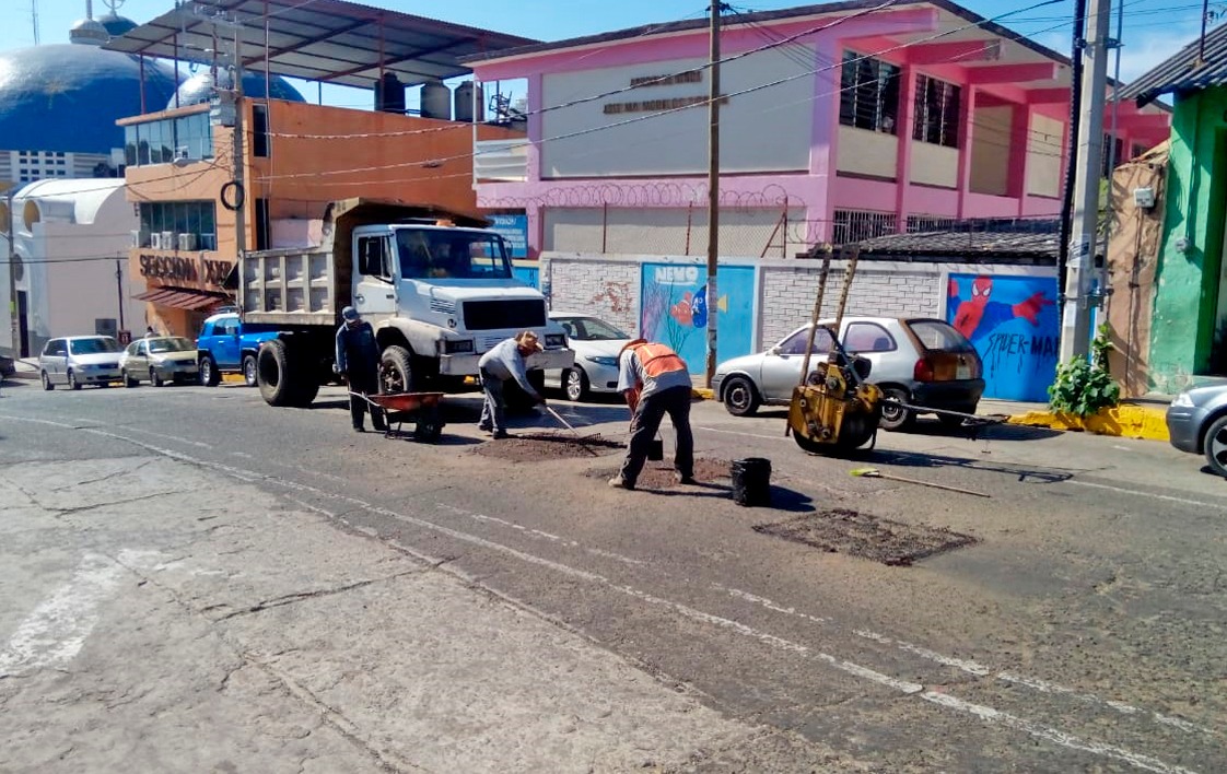 INTENSIFICA GOBIERNO DE ADELA ROMÁN TRABAJOS DE BACHEO EN ACAPULCO