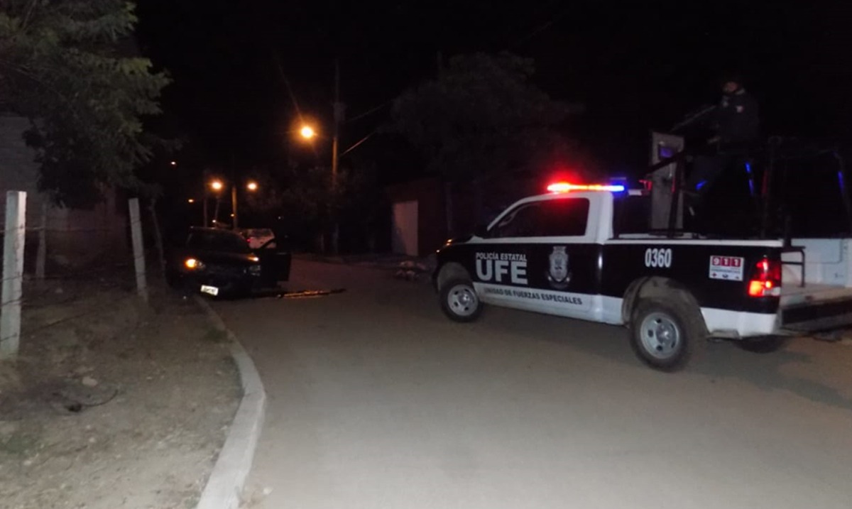 HOMBRES ARMADOS ATACAN A ESTATALES EN ACAPULCO