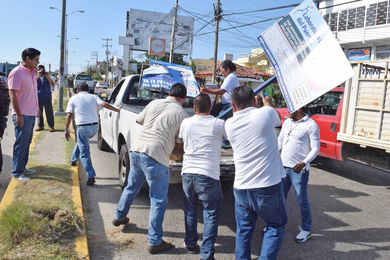 LIBERA VÍA PÚBLICA DE CHATARRA CALLES DE LA COLOSIO