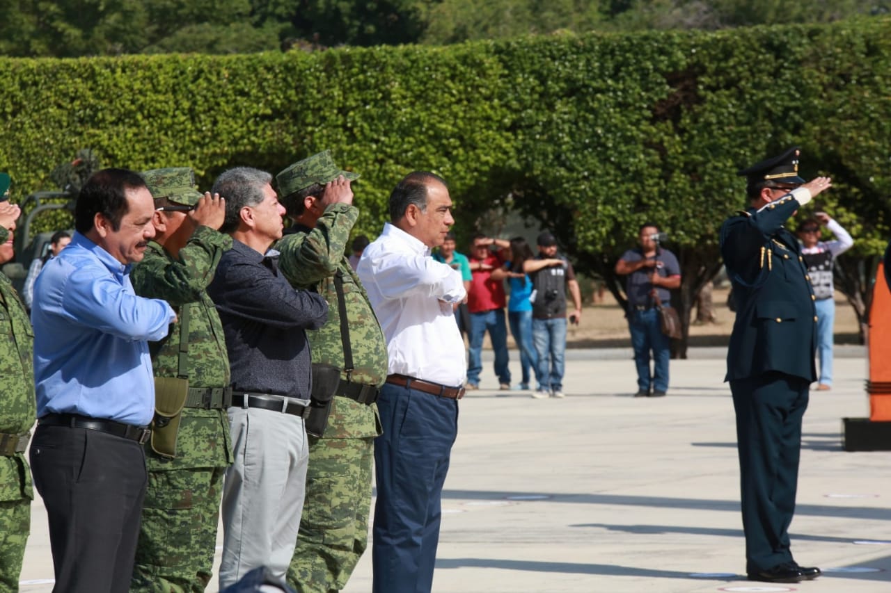 ASISTE ASTUDILLO A CAMBIO DEL JEFE DEL BATALLÓN 27 DE IGUALA