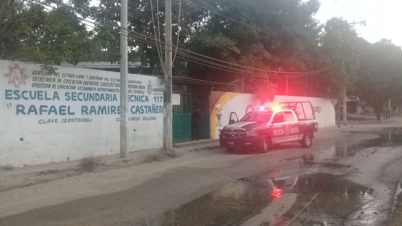 CONTINÚAN OPERATIVOS EN ESCUELAS DE ACAPULCO