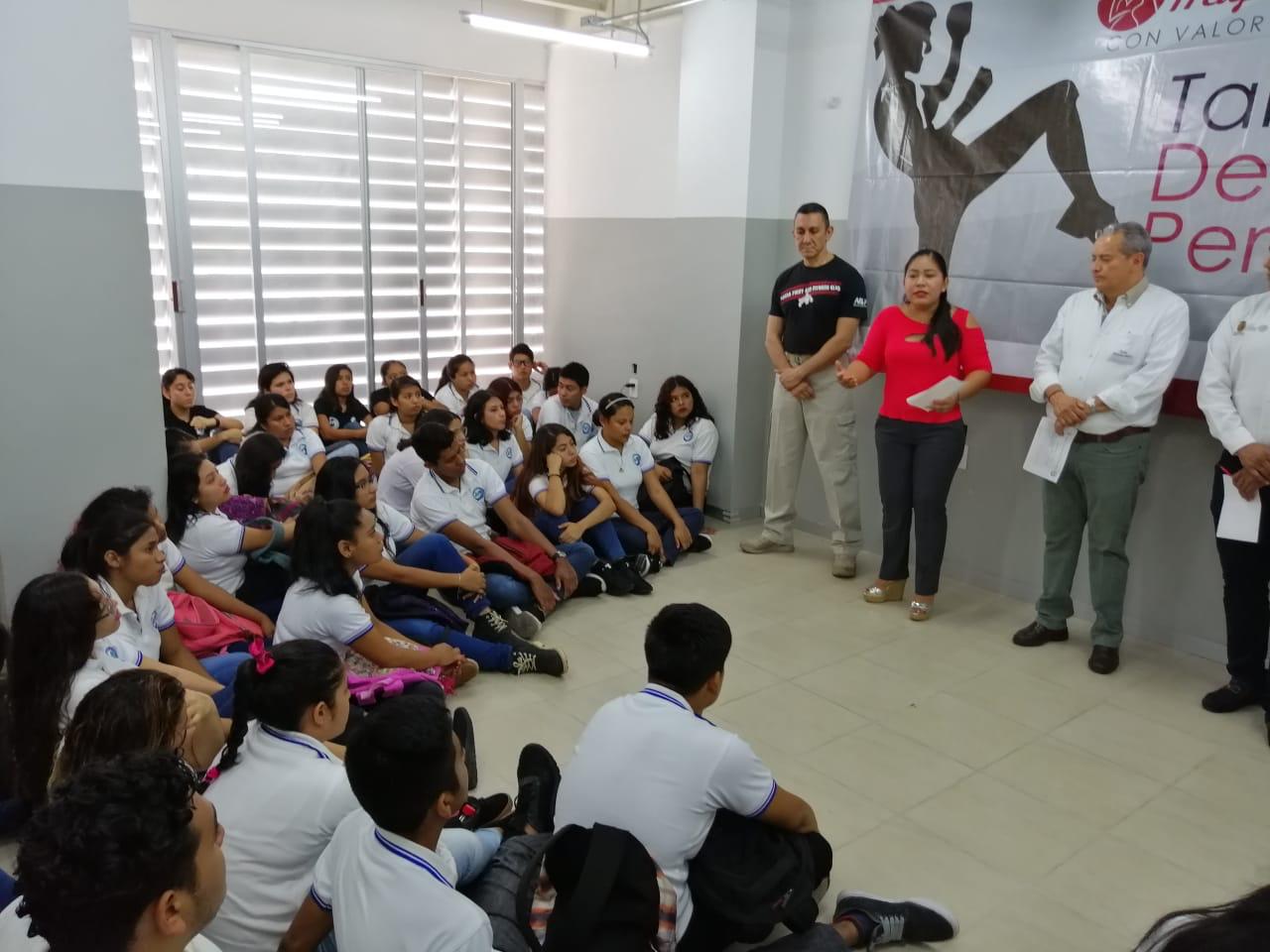 MAS DE 400 MUJERES APRENDEN DEFENSA PERSONAL EN ACAPULCO